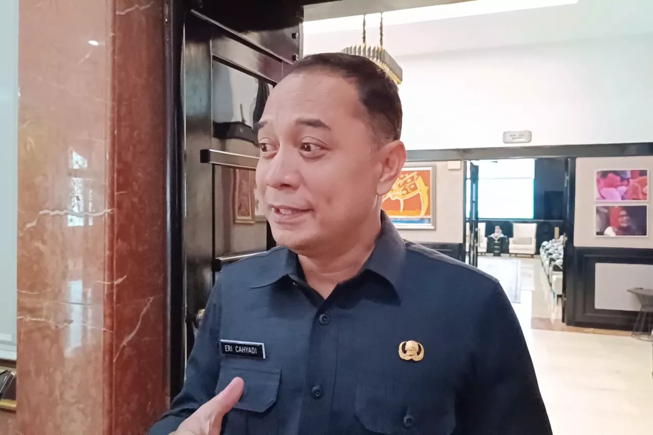 Antisipasi Genangan, 28 Mobil Damkar Disiagakan Eri Cahyadi di Setiap Hujan
