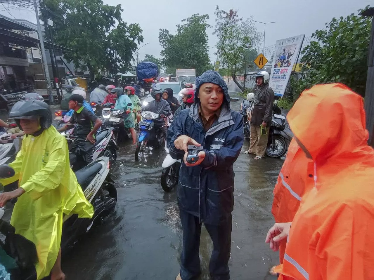 Jadi Biang Banjir, Wali Kota Eri Minta Bongkar Bangunan di Atas Saluran Air di Tanjungsari