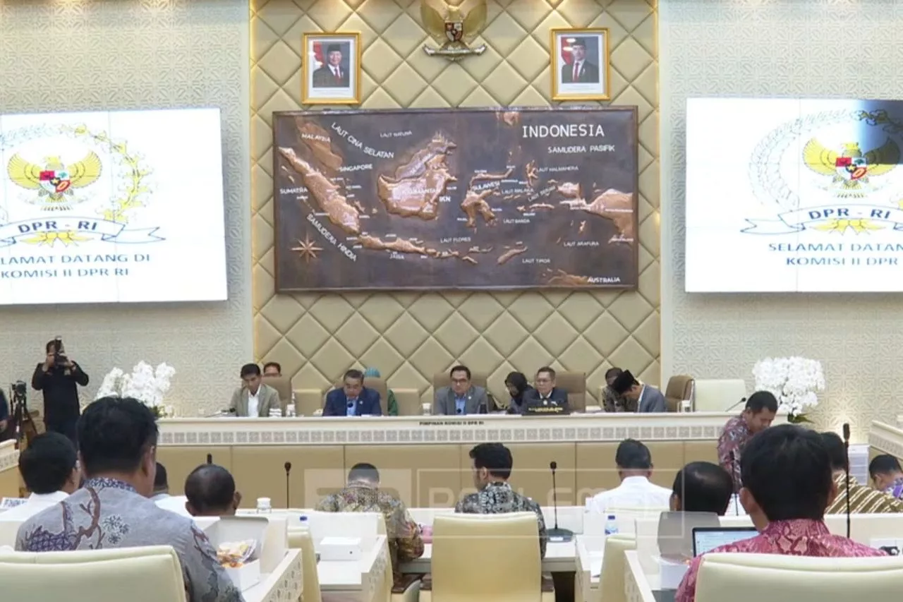Wali Kota Eri dan Wakil DPR RI Adies Kadir Perjuangkan Warga Surabaya Buka Blokir Tanah Eigendom