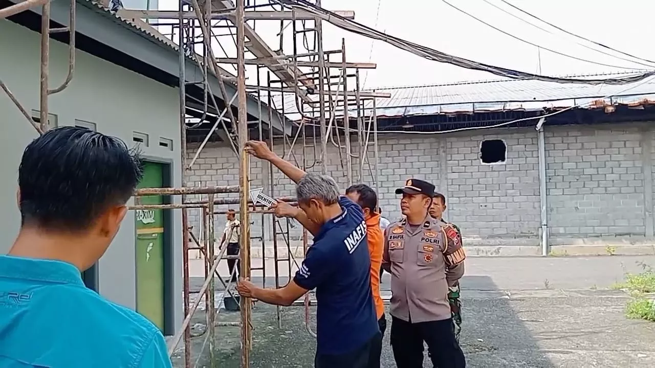 Tersengat Kabel Tegangan Tinggi, Pekerja Proyek Tewas di Mojokerto