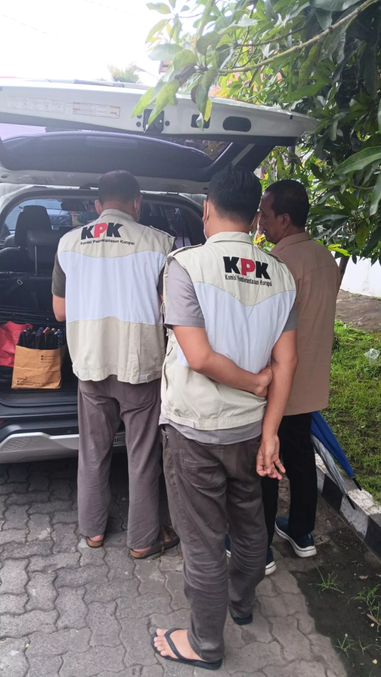 KPK Geledah Kantor di Surabaya, Diduga Terkait Kasus Bupati Ponorogo