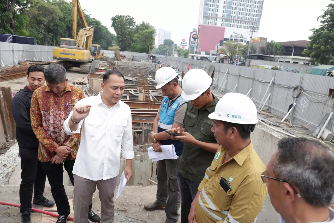 Sidak Enam Rumah Pompa, Wali Kota Eri Ancam Putus Kontrak Kontraktor Molor