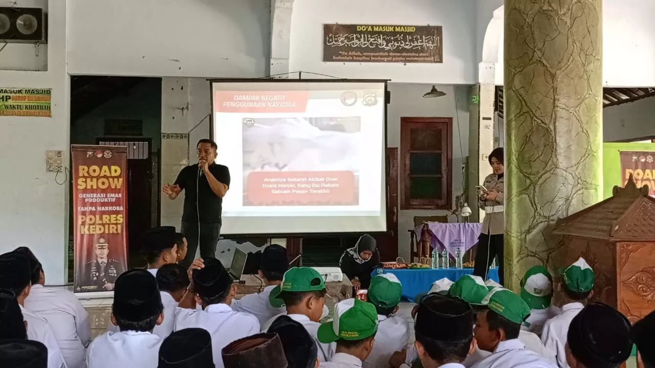 Polres Kediri Ajak Santri Jadi Pelopor Lingkungan Bebas Narkoba