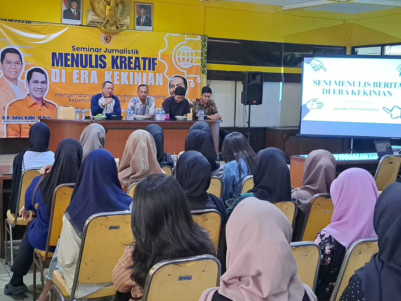 Lewat Seminar Jurnalistik, Adies Kadir Dorong Mahasiswa jadi Influencer Berintegritas