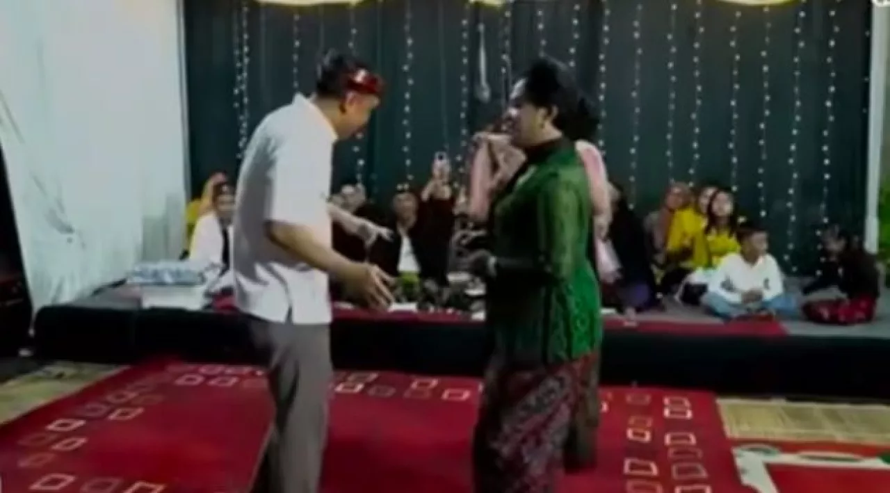 Video Wali Kota Eri Menari Sandur Viral, Akademisi Sebut Politik Simbol Tak Cukup