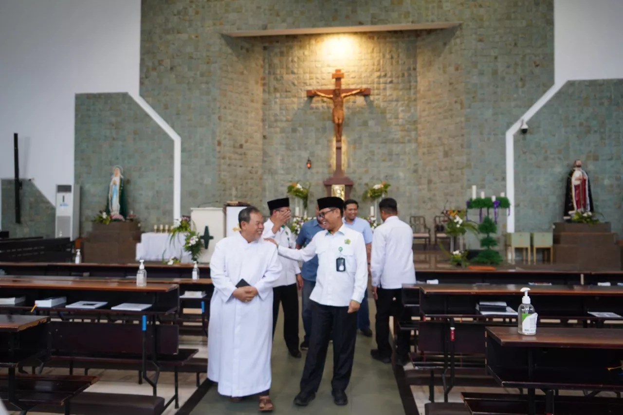 Kemenag Jatim Tinjau Gereja di Surabaya–Sidoarjo, Pastikan Natal 2025 Aman