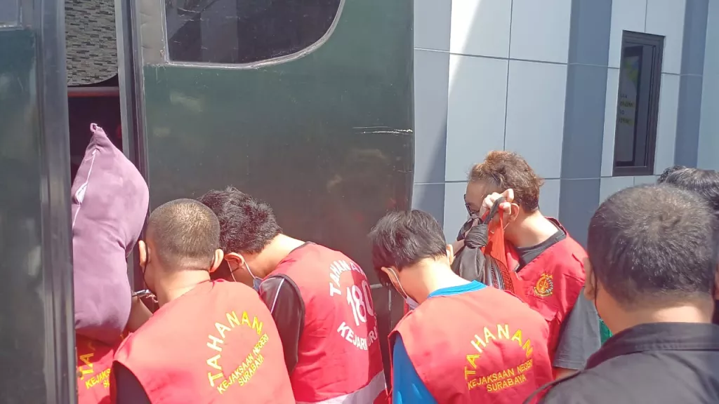 KUHP Baru Diterapkan dalam Kasus Pesta Gay di Surabaya