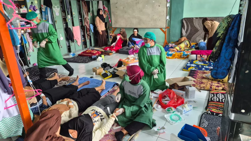Ratusan Siswa Keracunan Menu Soto Ayam MBG di Mojokerto