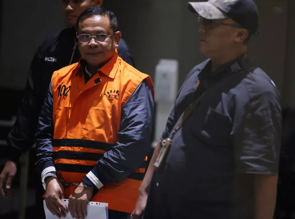 KPK Tetapkan Bupati Pati Sudewo dan Tiga Kepala Desa Tersangka Pemerasan Pengisian Jabatan    
