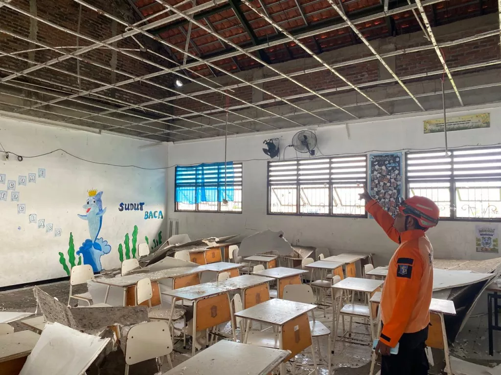 Wali Kota Eri Bentuk Satgas Teknis Cek Bangunan Sekolah Setelah Plafon SMPN 60 Runtuh