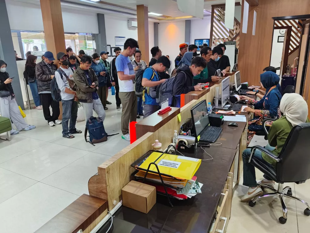 Jalur KA Utara Terendam Banjir, 7 Kereta dari Surabaya Dibatalkan, Ratusan Penumpang Refund