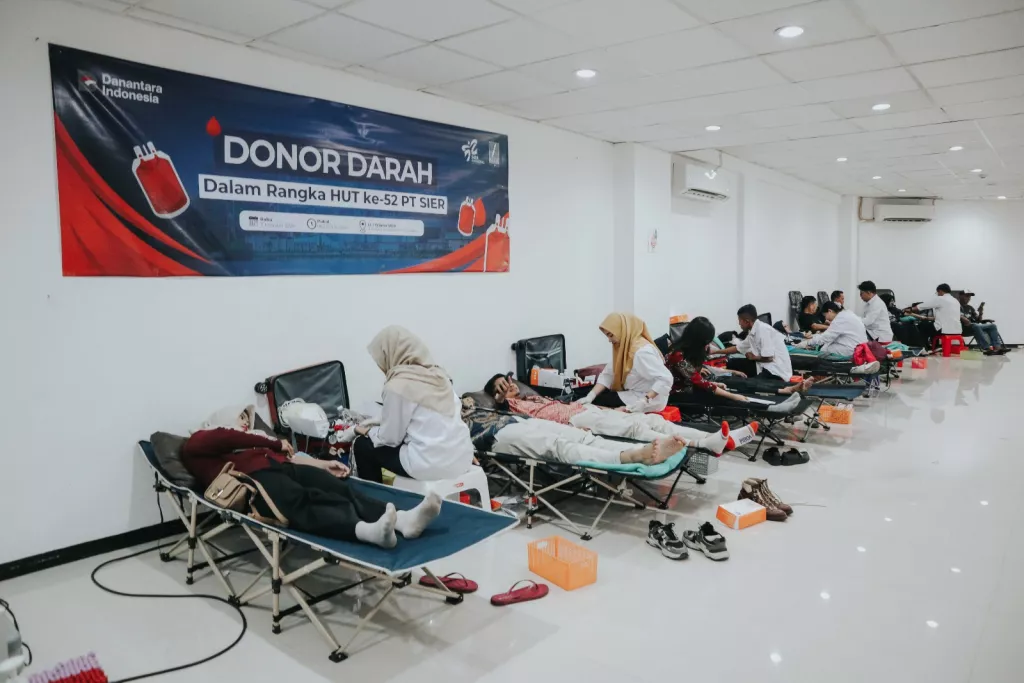Mengalirkan Kebaikan di HUT ke-52 SIER, Dirut Danareksa Turut Donorkan Darah
