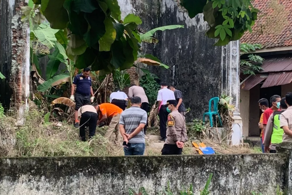 Polisi Sebut Dua Mayat di Lubang Bekas Aspol Diduga Tewas Dibakar