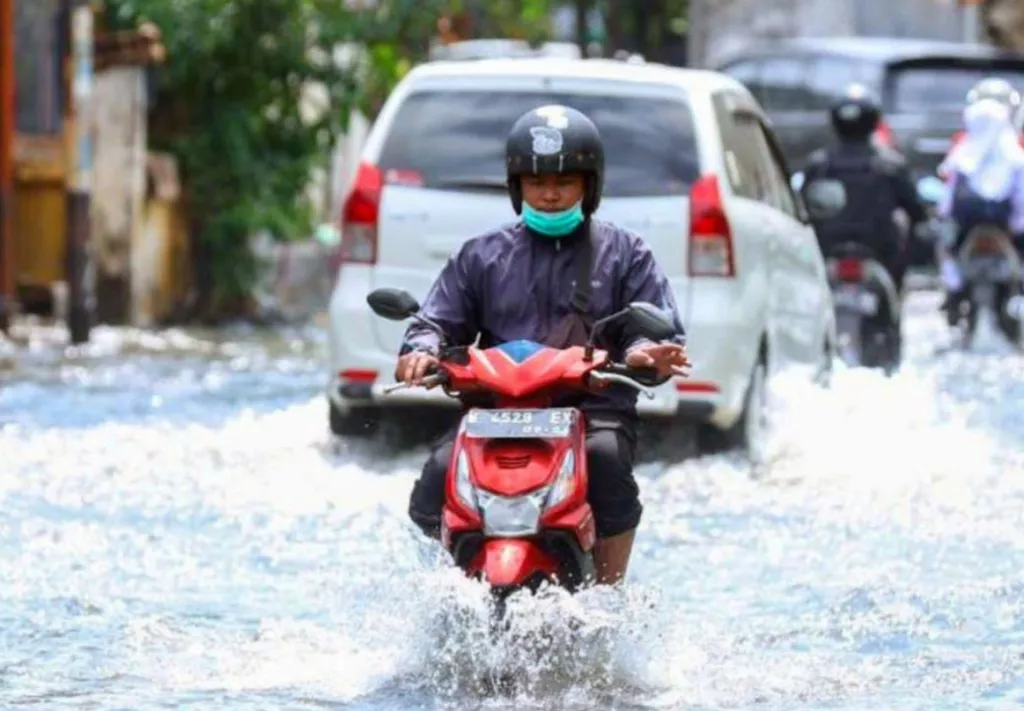 Tips Merawat Motor saat Musim Hujan Supaya Tetap Bandel