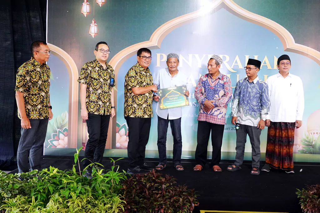 Awali Ramadan, Petrokimia Gresik Salurkan Bantuan Operasional ke 146 Tempat Ibadah 