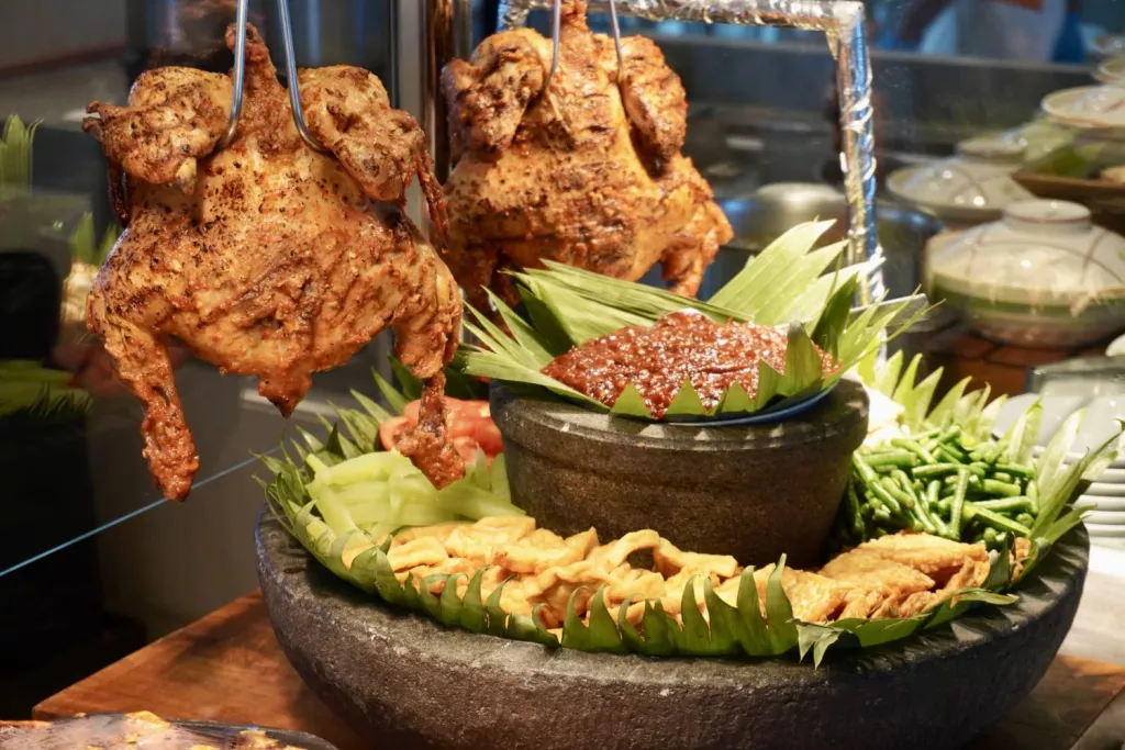 Ingin Nikmati Hidangan Khas 7 Negara saat Buka Puasa? Tempat di Surabaya Ini Bisa Jadi Pilihan