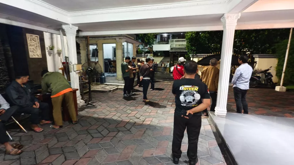 Kabar Berpulangnya Adi Sutarwijono buat Gelombang Pentakziyah Padati Rumah Dinas