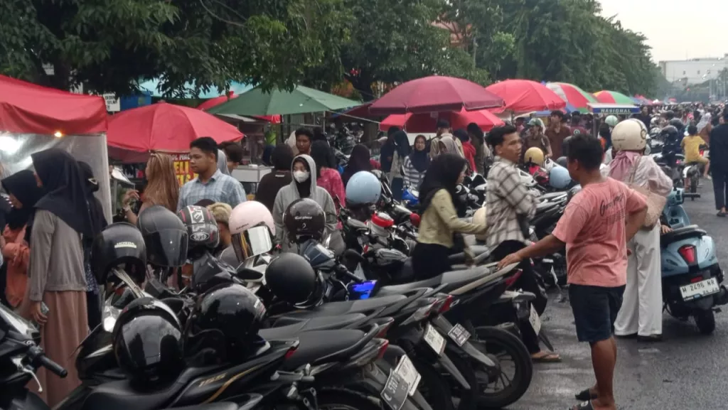Kuliner Karang Menjangan Surabaya, Pilihan Favorit Pemburu Takjil saat Ramadan