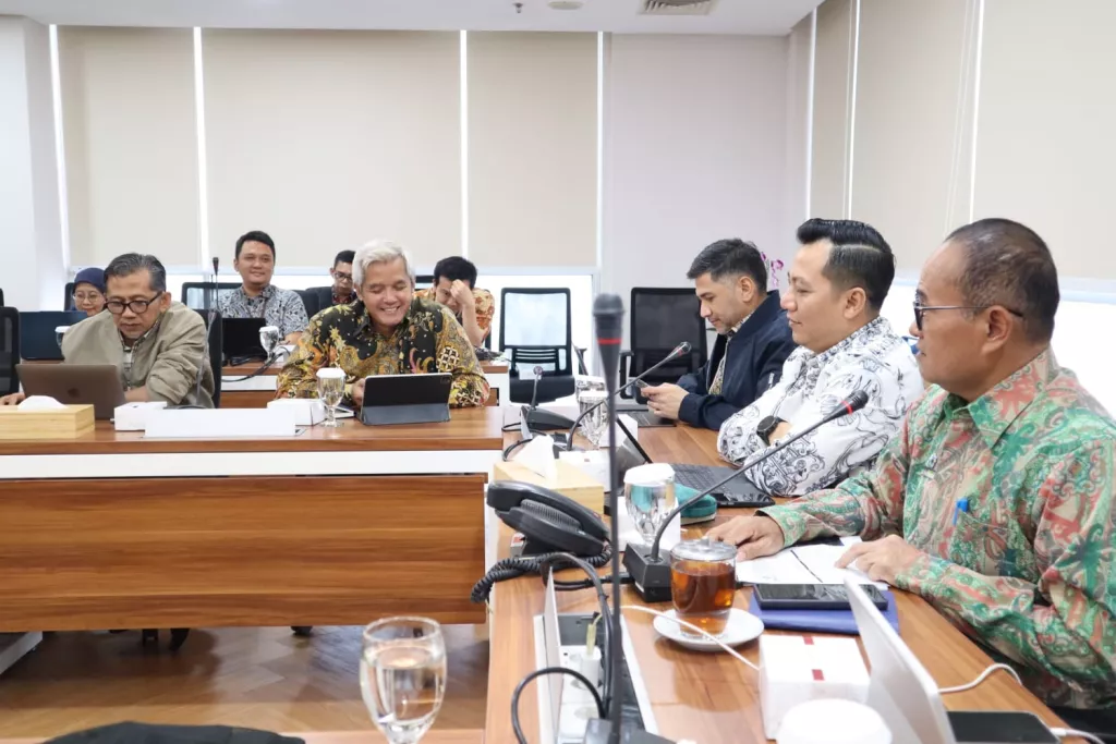 Kepala BPH Migas Wahyudi Anas dan jajaran saat kunjungan kerja ke Jawa Timur. (Dok. PGN Jatim).