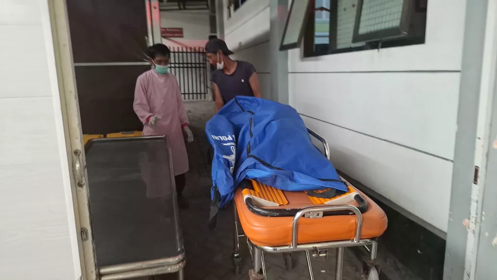 Misteri Ibu dan Anak Tewas di Bekas Aspol Jombang: Dibunuh atau Bunuh Diri?