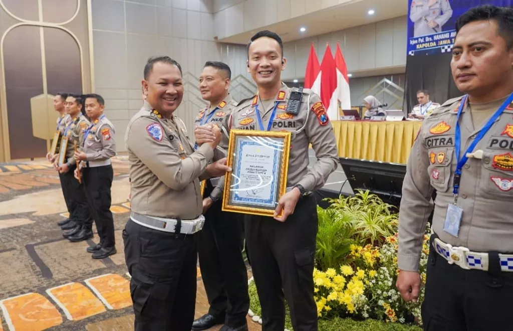 Satlantas Polres Nganjuk Sabet Penghargaan dalam Operasi Lilin Semeru 2025
