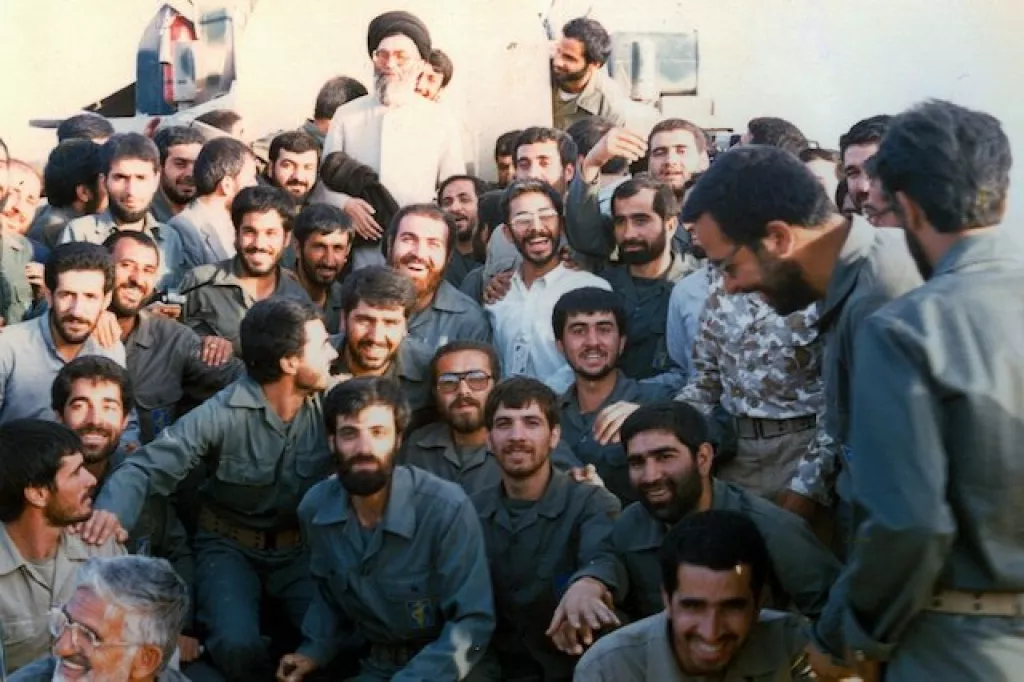 Ali Khameini bersama murid-muridnya