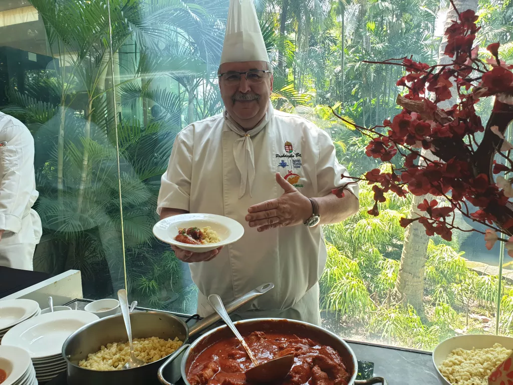 JW Marriot Hotel Surabaya dan Kedubes Hungaria Kolaborasikan Kuliner Flavors Beyond Borders 