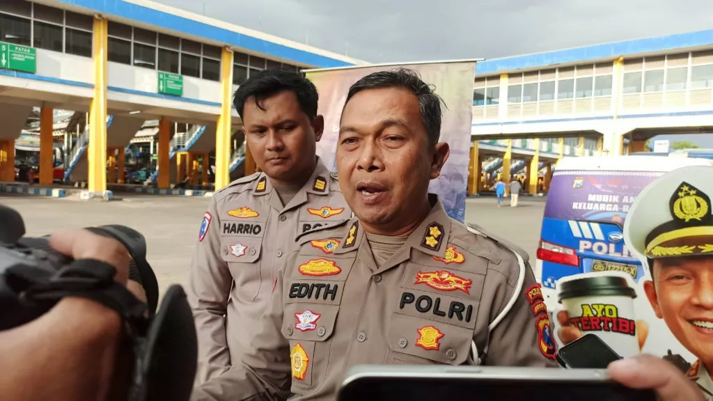 Ditlantas Polda Jatim Ajak Kru Bus Tertib Lalu Lintas Jelang Mudik Lebaran