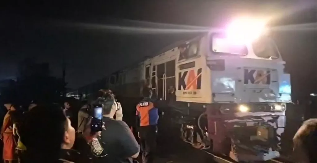 KA Blambangan Ekspres Tabrak Truk Gandeng di Probolinggo, Perjalanan ke Surabaya Terlambat hingga 3 Jam