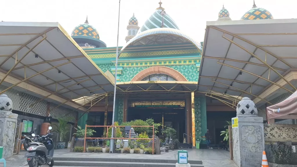 Melihat Kemegahan Masjid Agung Al Fattah Mojokerto yang Berusia 148 Tahun