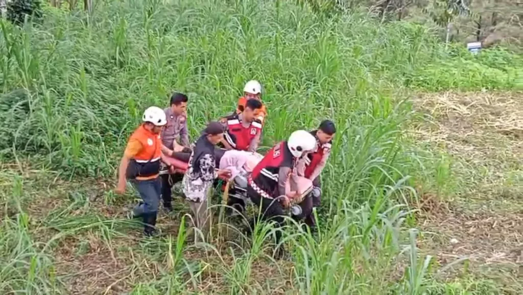 Kecelakaan di Pacet Mojokerto: Motor NMAX Rem Blong, 3 Orang Terluka