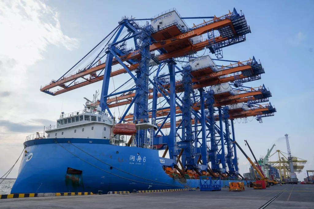 Pelindo Tambah 4 Quay Container Crane di Terminal Peti Kemas Semarang