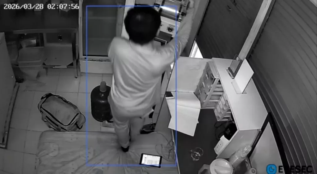 Toko Donat di Tegalsari Surabaya Diobok-obok Maling, Tablet hingga Uang Raib