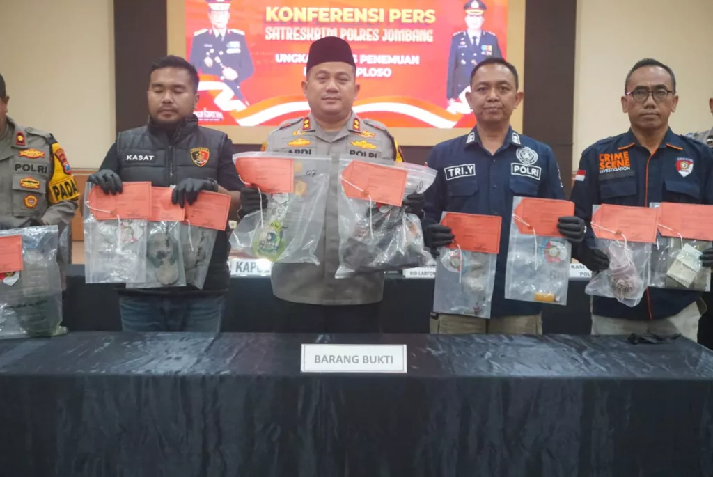 Masih Ingat Ibu dan Anak Tewas di Bekas Aspol Jombang? Ternyata Ini Penyebabnya