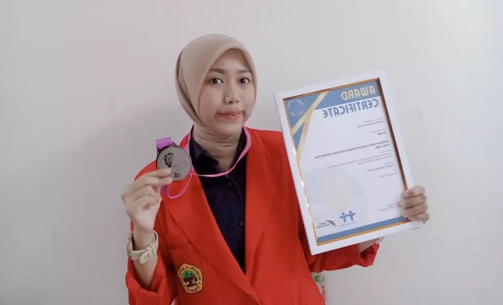 Mengenal Fariona Ayurizta, Mahasiswi Untag Surabaya yang Sabet Juara 2 dalam Ajang ICIIC Malaysia