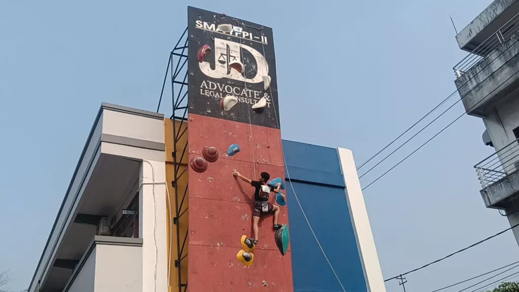 Kompetisi Panjat Tebing di YPPI II, Wadah Cari Bibit Atlet Muda Surabaya