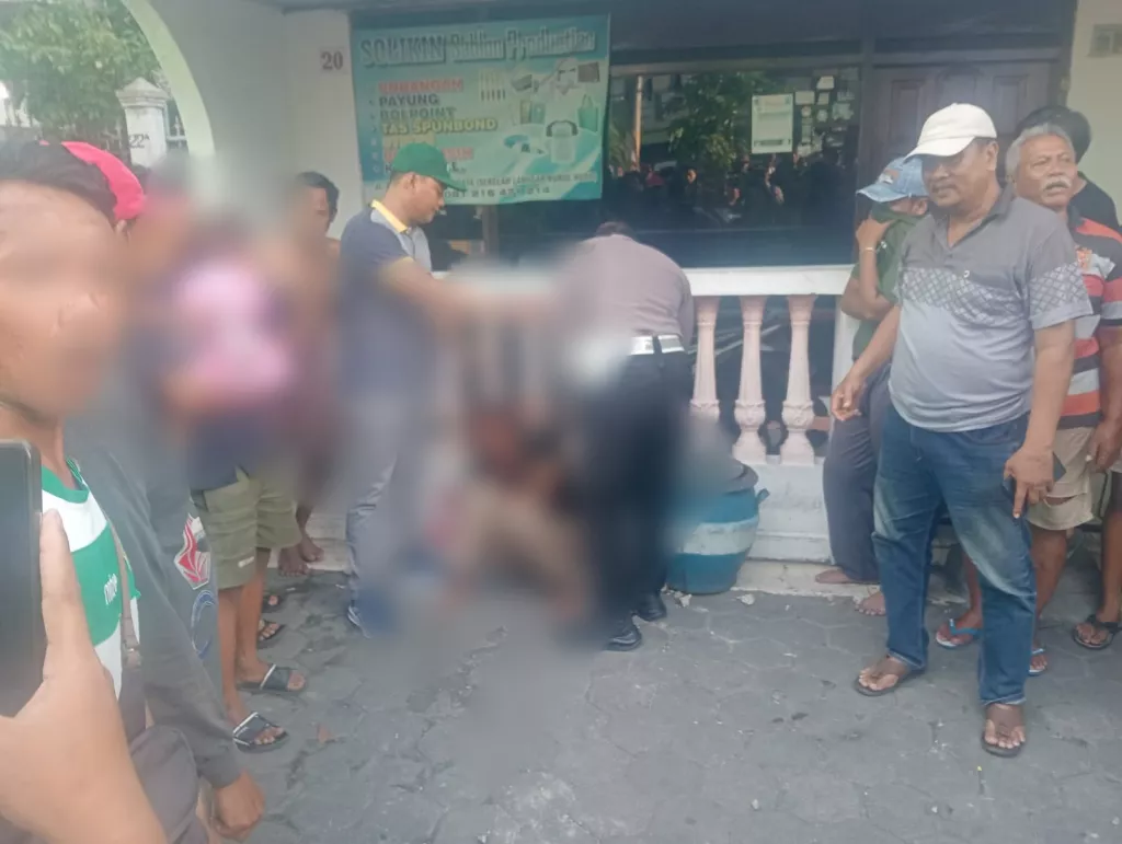 Kejebak Macet, Pelaku Jambret Kalung Emas di Surabaya Nyonyor Dimassa