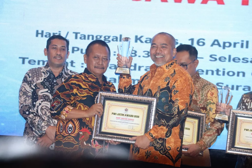 2 Perwira Subdit Jatanras Polda Jatim Sabet Penghargaan PWI Jatim Awards 2026