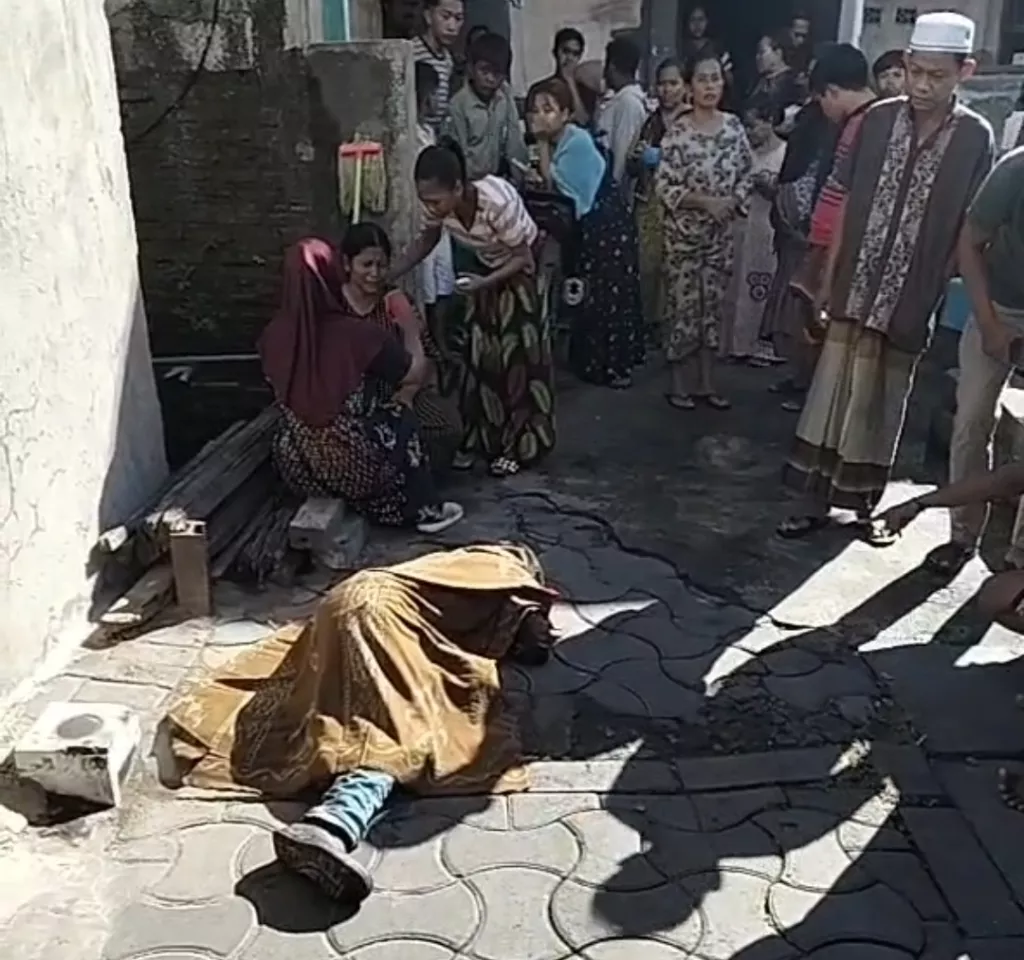 Breaking News: Lelaki Tewas Bersimbah Darah di Sidotopo Surabaya