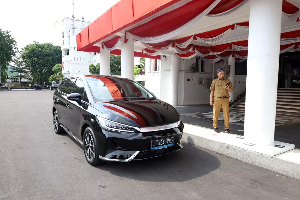 Pemkot Surabaya Lelang Kendaraan Dinas, Bakal Berganti ke Listrik