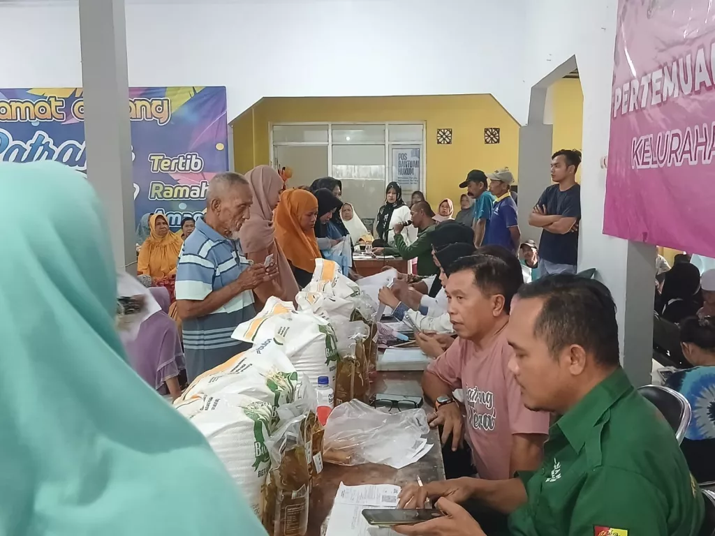 Penyaluran Bantuan di Patrang Jember. (Dok. Istimewa).