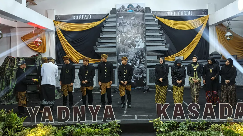 Yadnya Kasada 2026, 10 Tokoh Probolinggo jadi Warga Kehormatan Suku Tengger