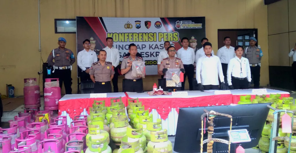 Peredaran Elpiji 3 Kg Ilegal di Sidoarjo Dibongkar, Dua Orang Diamankan