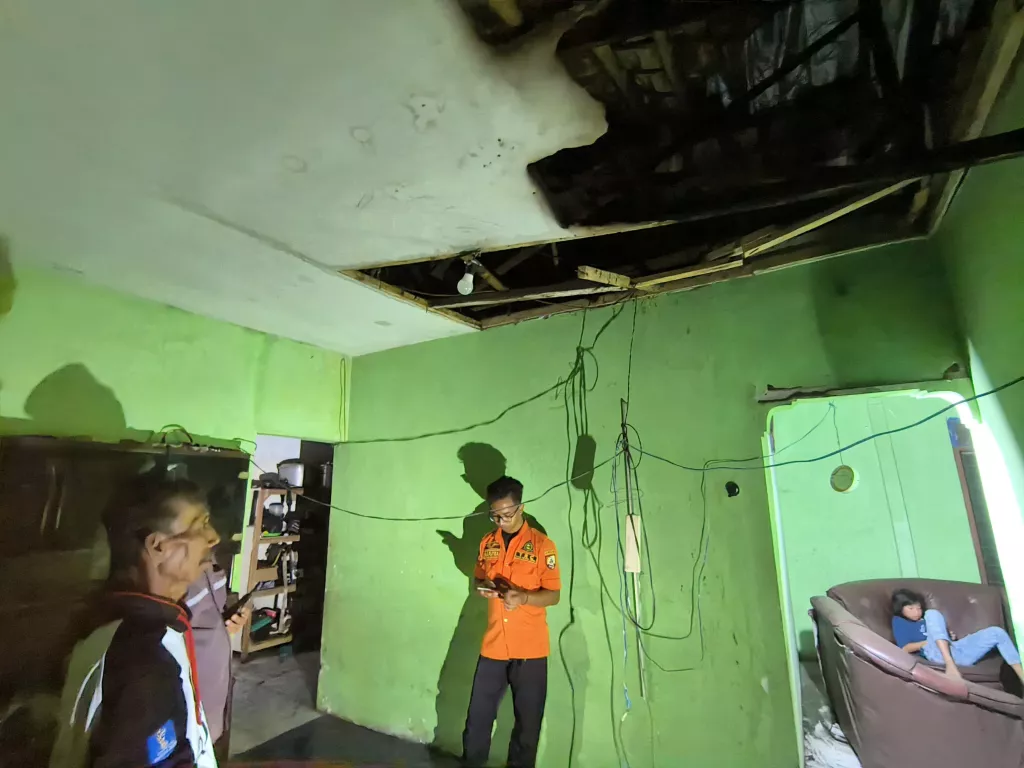 Diduga Akibat Gas Bocor, Rumah di Banjarsengon Jember Dilalap Api