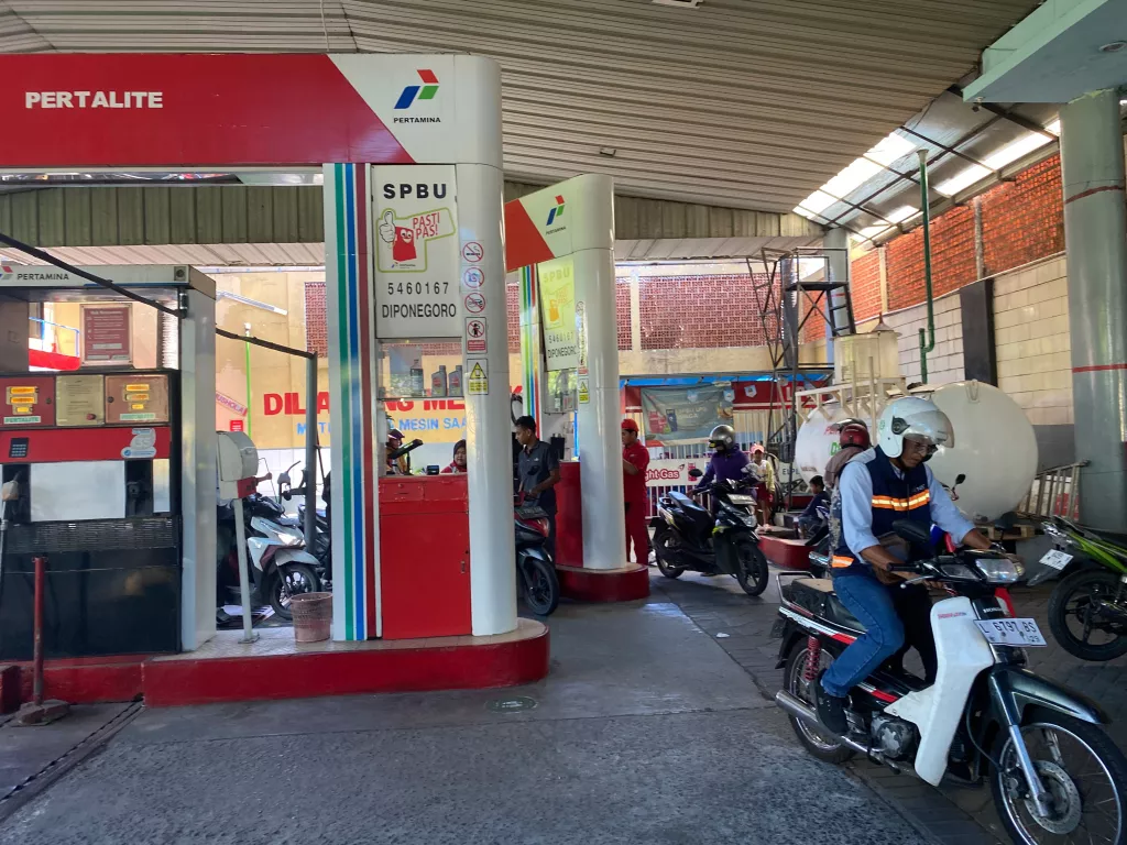 Keluh Warga Surabaya Imbas BBM Nonsubsidi Naik Hari Ini