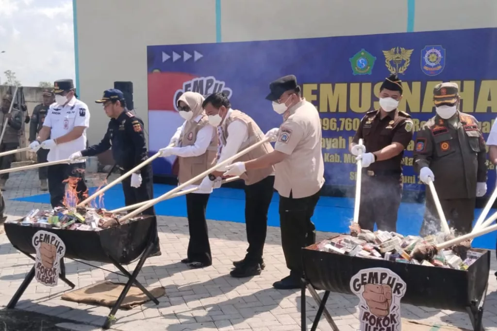 Bea Cukai Juanda Sidoarjo Musnahkan 9 Juta Rokok Ilegal Senilai Rp13,05 M