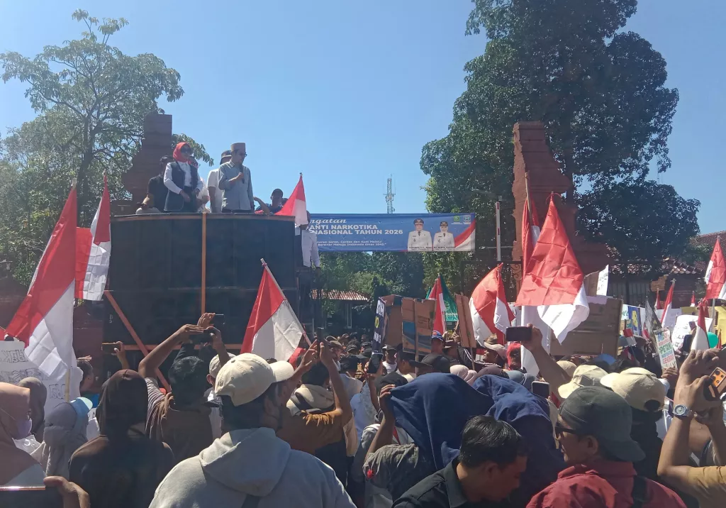 Respon DPRD dan Pemkab Sidoarjo saat Didemo Soal Program MBG