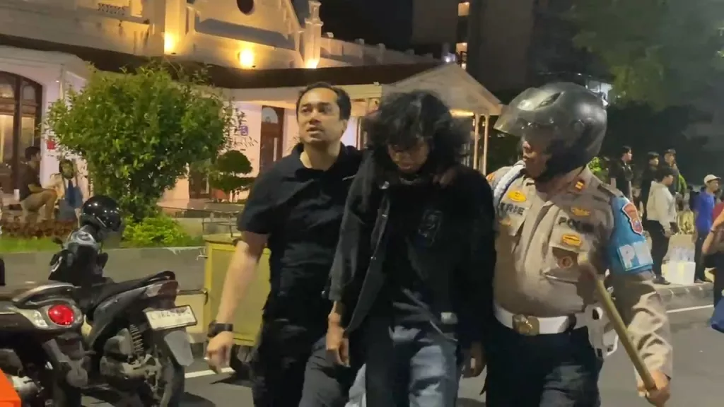 Polisi Dalami 6 Tersangka Sabu yang Ditangkap dalam Ricuh Demo Surabaya