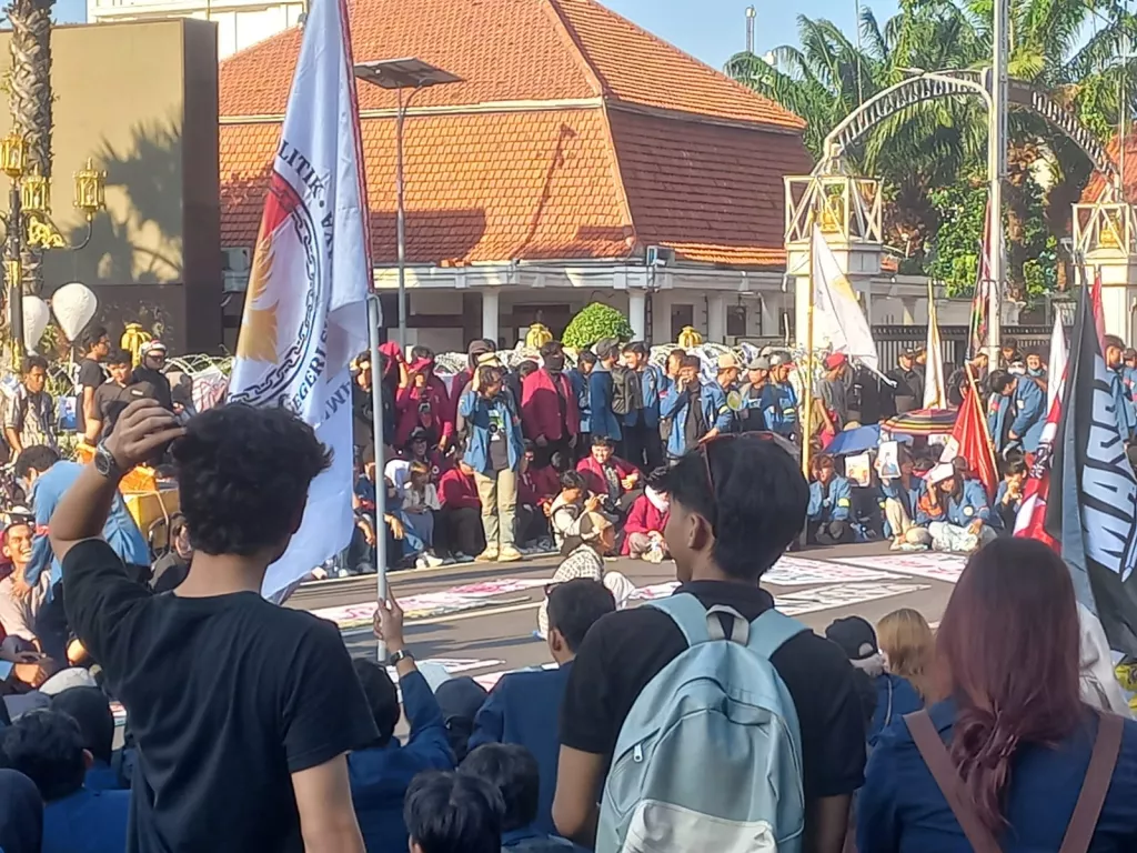 Demo Mahasiswa di Surabaya, Minta Program MBG Dibubarkan hingga Turunkan BBM