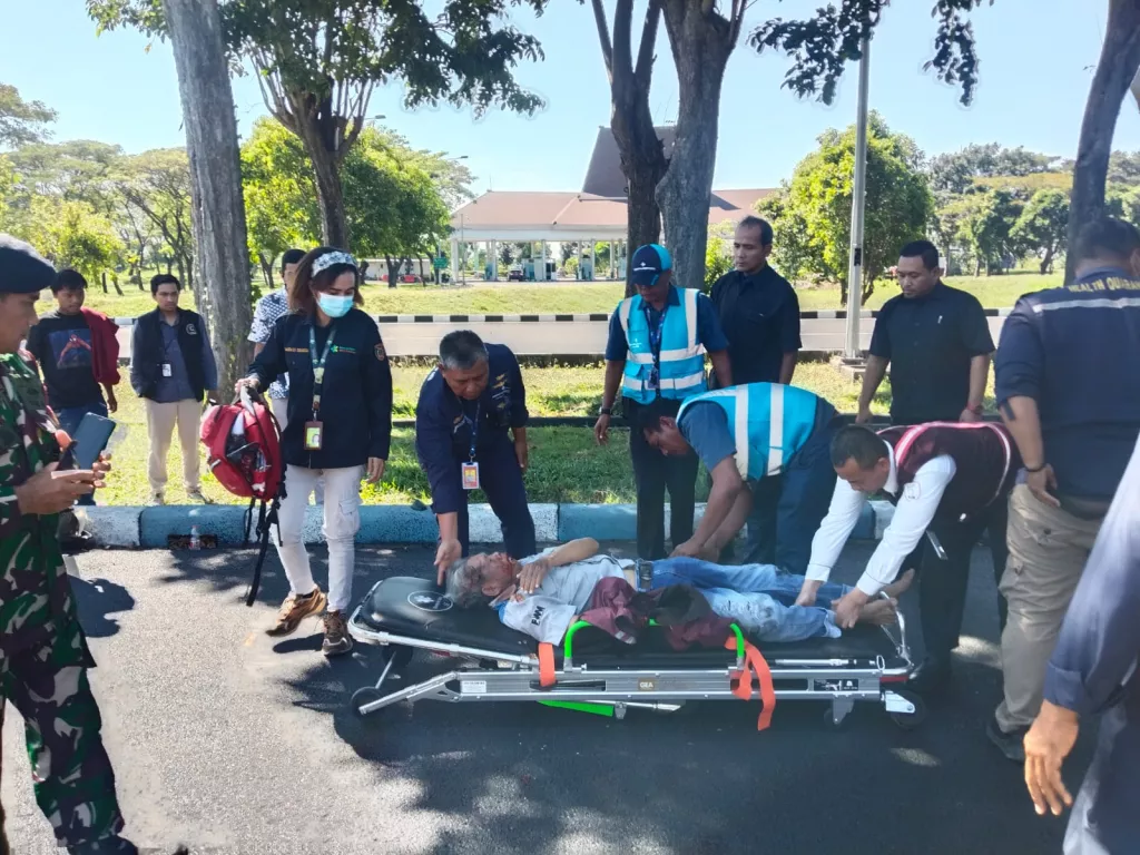 Antar Penumpang ke Bandara Juanda, Driver Ojol Tewas Tertabrak Mobil